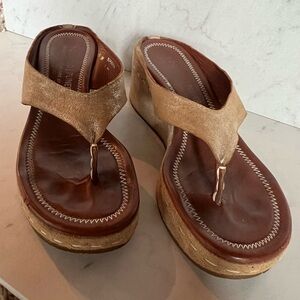 Donald Pliner wedge thongs. 6.5.